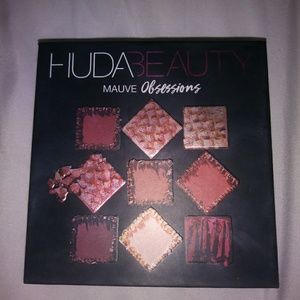 Huda Beauty Mauve Obessions